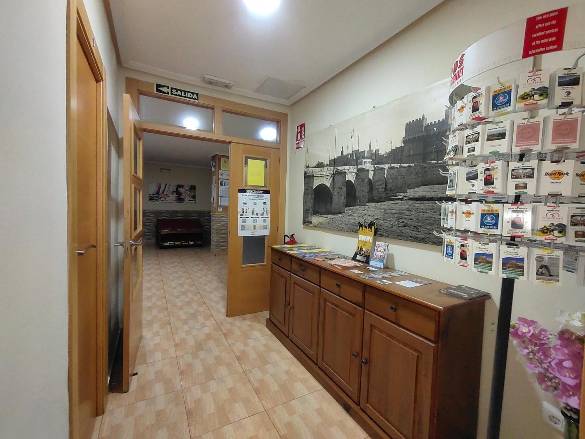 Hostal Abastos Valence Extérieur photo